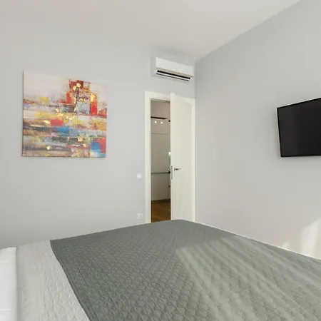Petrovdom 10-77 In Rc Tetris Hall, Dilova 1-2 Apartment Kyiv